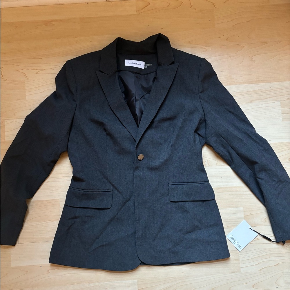 NWT Calvin Klein Size 8 Grey Blazer